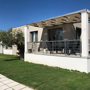 https://alikon-adult-only-apartments.hotelschalkidiki.net