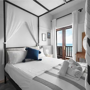 https://kalokerino.hotelschalkidiki.net